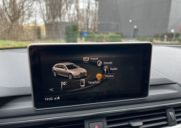 Audi A4 cena 63900 przebieg: 226000, rok produkcji 2016 z Janikowo małe 704